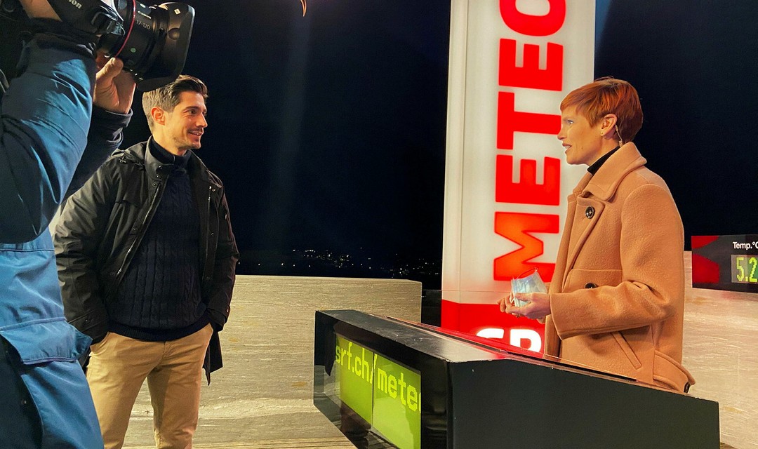 Tobias Müller auf dem Meteo-Dach mit Sandra Boner