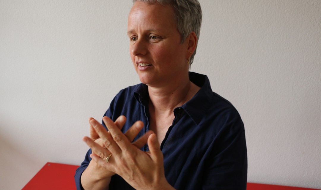 Michèle Berger ist Gebärdensprachedolmetscherin.