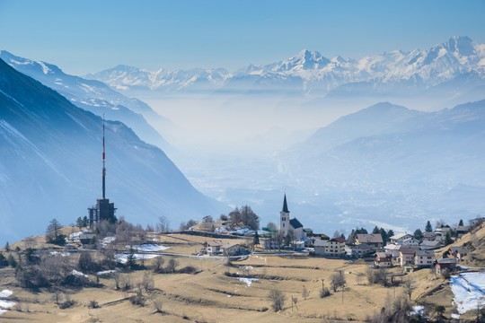 Bild von «Kurz erklärt»: So versorgt die SRG Stadt und Land