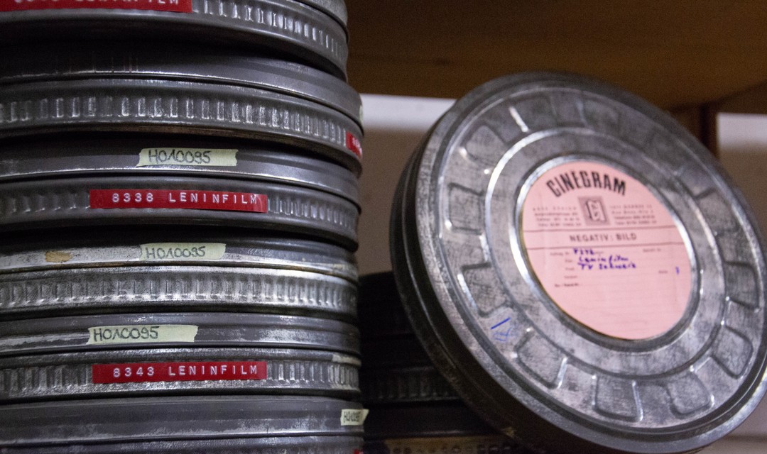 Die Filmrollen im SRF Archiv werden in Metall-Cases gelagert